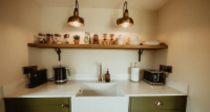 Cosy countryside Chalet with log burner and hot tub.