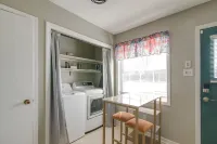4 Mi to Shelby Farms Park: Memphis Home w/ Patio! - Homestays