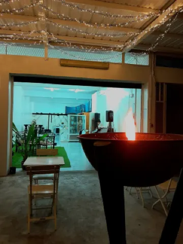 3-bedroom apartment sleeps 9, 2-minute walk from ferry dock