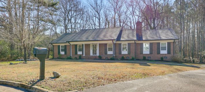 Family Friendly: Chic Retreat in Rocky Mount! Ξενοδοχεία στην πόλη Edgecombe County