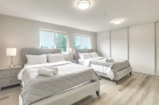 Spacious Kent Home Great for Large Families!