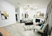 Renovated retreat 5 minutes or less from hospitals, highways, & foodie markets!