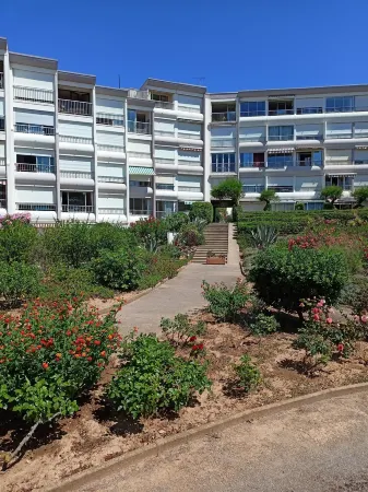 Studio Tout Équipé vue mer à 50m de la Plage