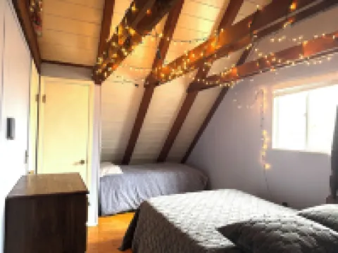 Adorable Gingerbread Style cabin in gorgeous amenity filled lake/pool community