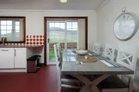 Beach holiday home 5 minutes' walk to Luskentyre Beach