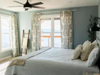 Modern 5Br/3 Bath 4000sq ft Escape, Movie Rm, 2 Decks, Grill, above Clouds Views Hotels in Yancey County