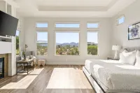 Multi-Million Dollar PGA West 4Br/5BA Pool/Spa Hotels in La Quinta