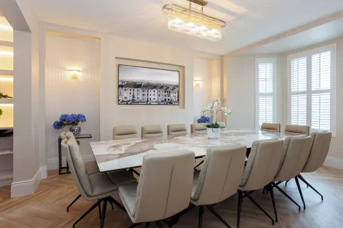 111 By Mayfair - Luxurious, Sea Views, 12 Bedroom Home - Centre of Portrush.