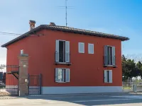 The Green Nest 2km HighwayA21/Private parking