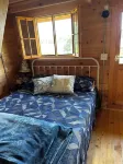 Lake front private Bunkies …accommodates 6 people!