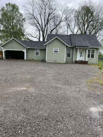 Located 3 miles to Grenada Lake