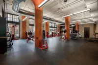 DT 2BD Steps from Target Field Gym Kitchen Laundry