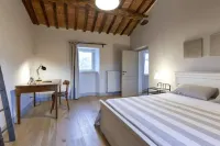 Renovated & Relaxing Historical Cortona Farmhouse