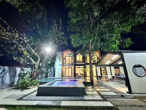 Fabulous 3-bedroom Private Villa in Lubao Pampanga with plunge pool Hotels in 