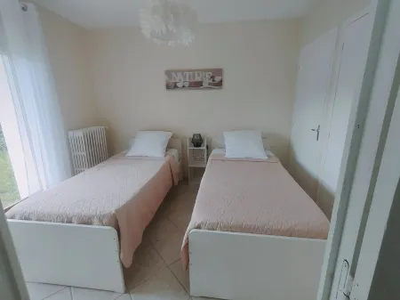 Rdc de villa en Drôme Provençale avec piscine privative et entrée indépendante