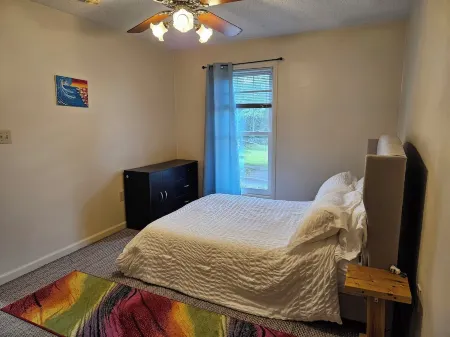 Charming 1-bedroom, second story guest house in historic Augusta WiFi & AC