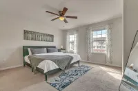 Spacious 4-bedroom townhome in charming Elkridge with WiFi, AC/ Outdoor Playarea Hotels in Elkridge