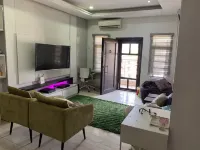 Discover Biens by Forji's luxurious 3-bedroom apartment in Gbagada! Hotels in Mushin