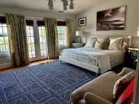 Luxury Waterfront Estate with Sunset Views, Dock, Kayaks & Paddle Board Hotels in North Sea