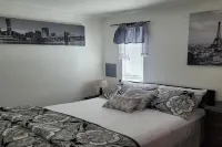 Charming 1-bedroom house in terrific Delray Beach with AC