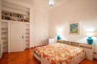 Gorgeous villa with direct descent to the sea