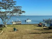 Waterfront Island Cottage with Loft and Private Pier