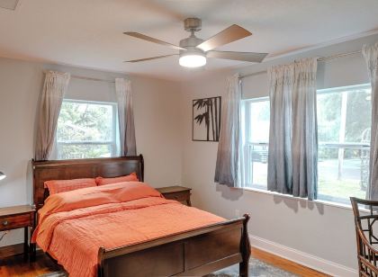 Spacious 3BR Pool House on Mills 50 · Central, Walkable, Perfect for Long Stays