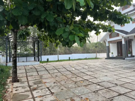 Premium Stay in Wayanad with Amazing Forest Views and Private Infinity Pool.