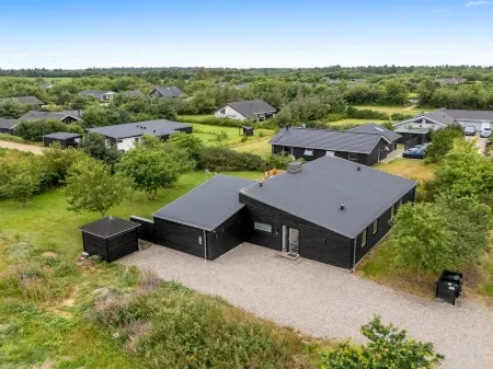 "Weike" - 950m to the Fjord Отели в г. Тарм