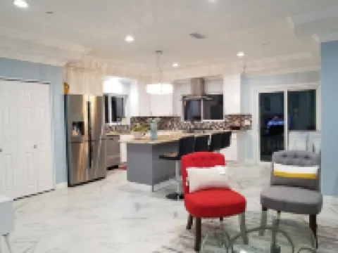 Entire Cozy Home with Enclosed Entertaining Patio Near Disneyland