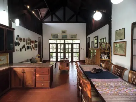 Jungle House - Cottage dinner/b&b Отели рядом с достопримечательностью «Будда-парк»