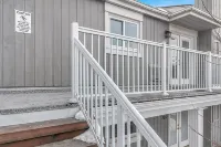 K's Cozy Condo -Mins. to Beach, Trails, Shops, Ski