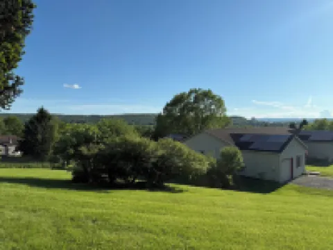 Relax in Style, Peaceful Patio, King Bed, Close to Everything