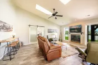 3-bedroom house in amazing Sheridan with WiFi, AC