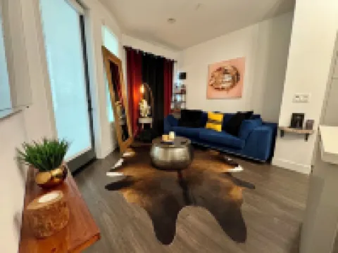 Modern Luxury Retreat - Walk to South Coast Plaza & Arts in Costa Mesa