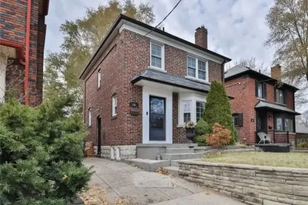 Executive Detached Home For Longer Stays (Minutes to Downtown & Danforth) Отели рядом с достопримечательностью «Торонто Ботаникал Гарден»