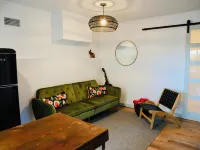 Eclectic Guesthouse on Quaint Fallbrook Homestead Các khách sạn ở Fallbrook