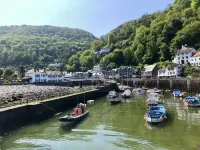 Stunning 3 bedroom lodge overlooking the West Lyn River.