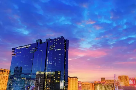 Hilton Club Elara Las Vegas Отели рядом с достопримечательностью «CSI：The Experience Las Vegas»