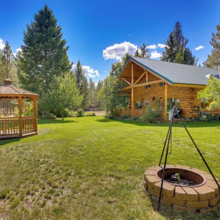 Libby Home w/ Mountain Views: Gazebo & Fire Pit!