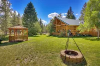 Libby Home w/ Mountain Views: Gazebo & Fire Pit! - parking