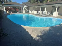 Spacious cozy Oasis retreat with private pool  Backyard - Pool