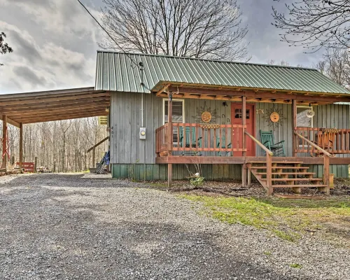 Remote Kentucky Cabin w/ Fire Pit & 2 Ponds Hotels in Calloway County