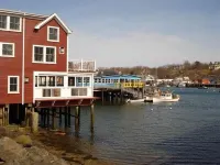 Rocky Neck Hideaway Near Gloucester Harbor & Wonson Cove