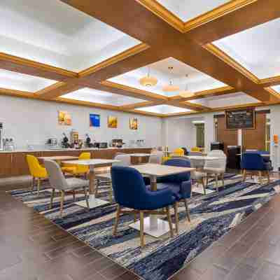 Comfort Suites Dining/Meeting Rooms