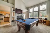 Near Big Boulder Mtn! Home w/ Fireplace & Games