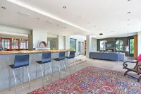 Suite SolVista Hotels in Llandudno