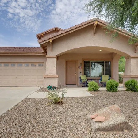 Maricopa Desert Oasis: Fenced Yard w/ Hot Tub