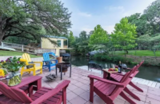 紅鳥小屋工作室度假屋 金士蘭酒店