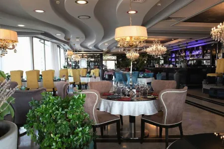 Sapphire City Hotel Отели рядом с достопримечательностью «Дворец Ширваншахов»